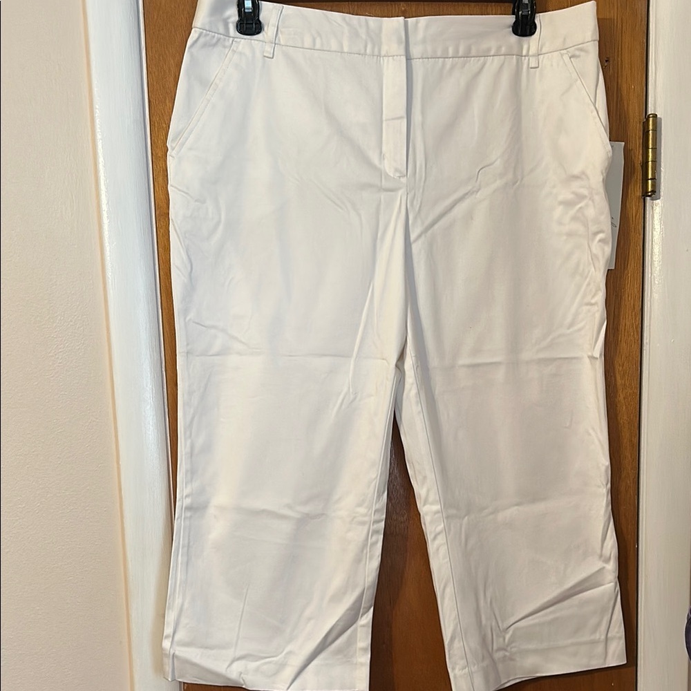 Women's White Capri Pants